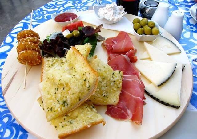 La Casa Bar and Restaurant