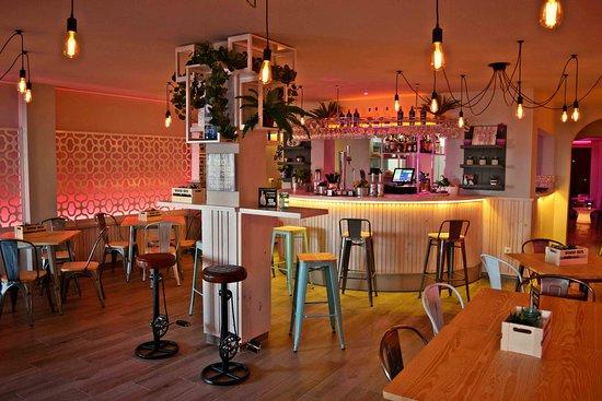 Bloody Mary Lounge Bar