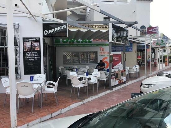 Summers bar and bistro