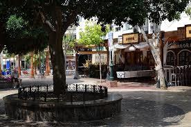 la Plaza Tutti Frutti