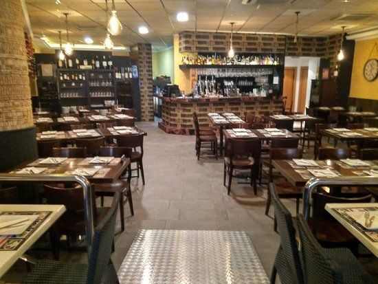 La Parrilla Delicatessen